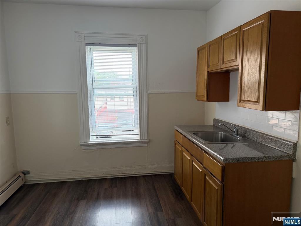 555 Broadway - Photo 7 of 7