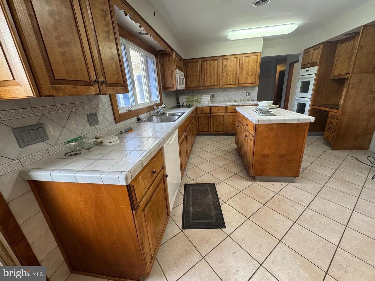 6996 Harding Hwy - Photo 4 of 13