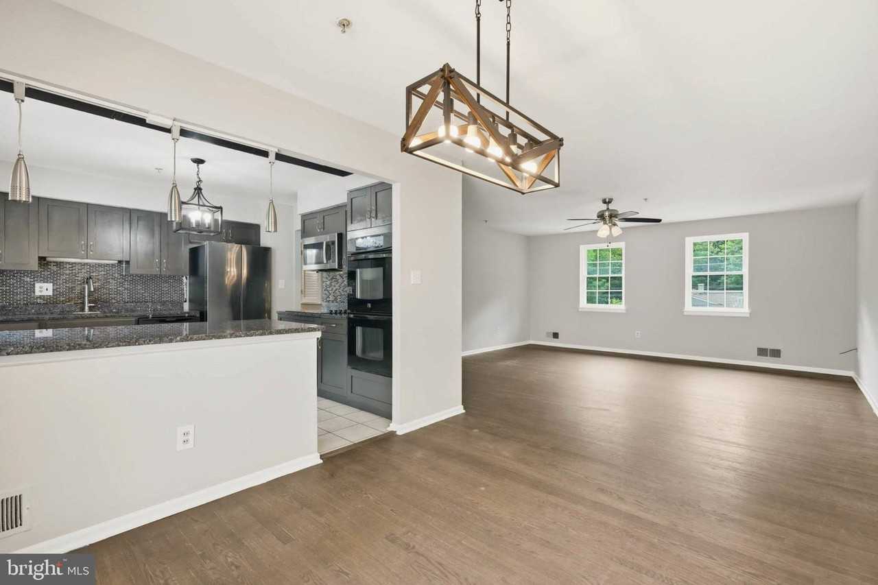 808 E Franklin Ave - Photo 7 of 35