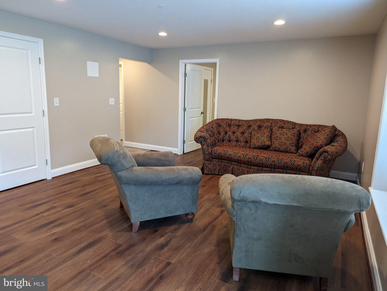 16216 Coolidge Ave - Photo 5 of 12