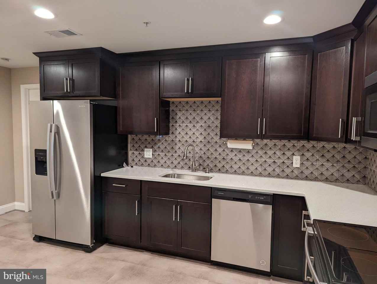 16216 Coolidge Ave - Photo 7 of 12