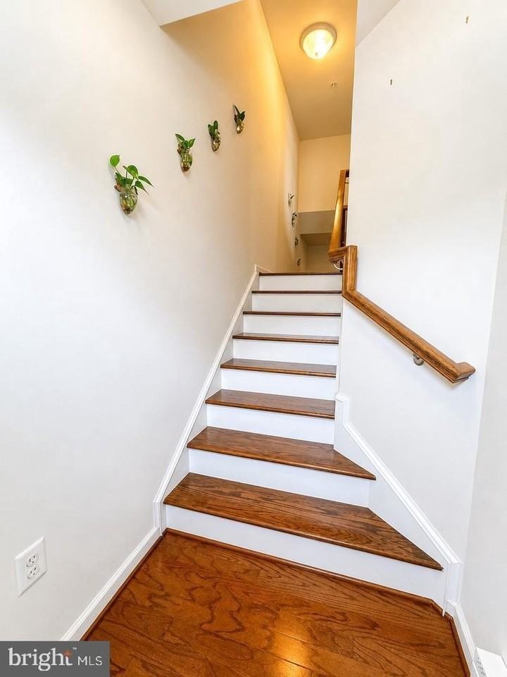 22605 Winding Woods Way - Photo 4 of 40