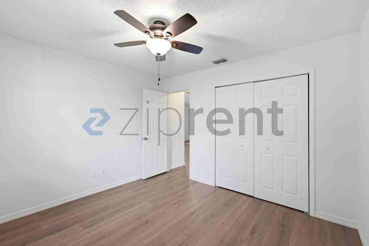 1563 Hancock Ln - Photo 7 of 21