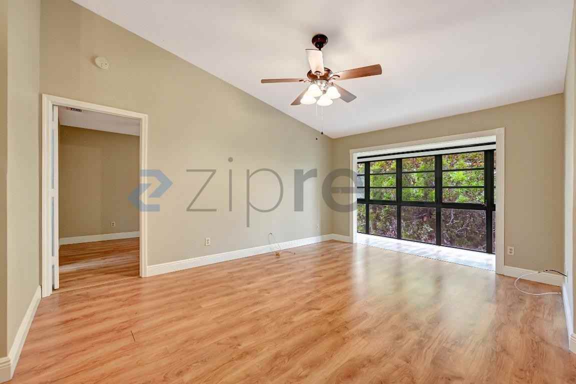 8121 S Woods Cir #14 - Photo 5 of 25