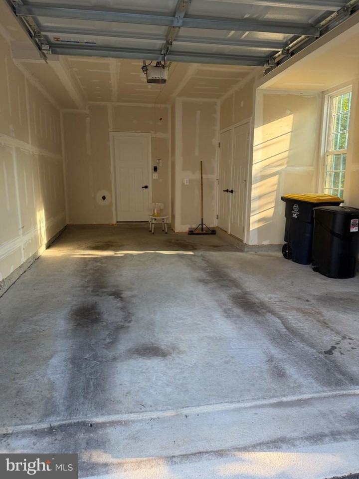 4906 Crest View Dr - Photo 4 of 21