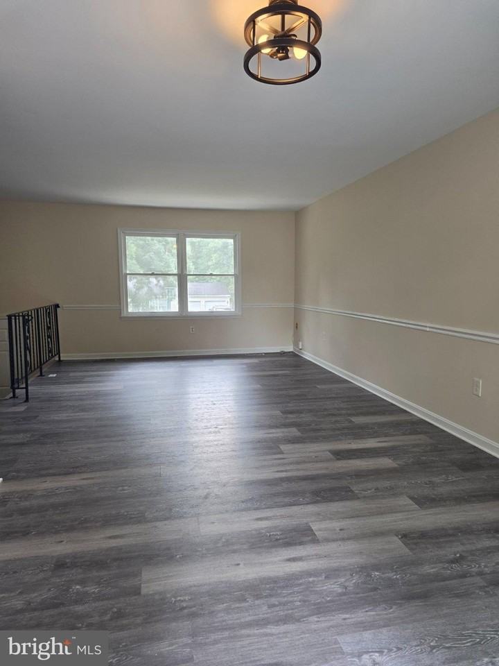 213 Biddle Rd - Photo 4 of 30