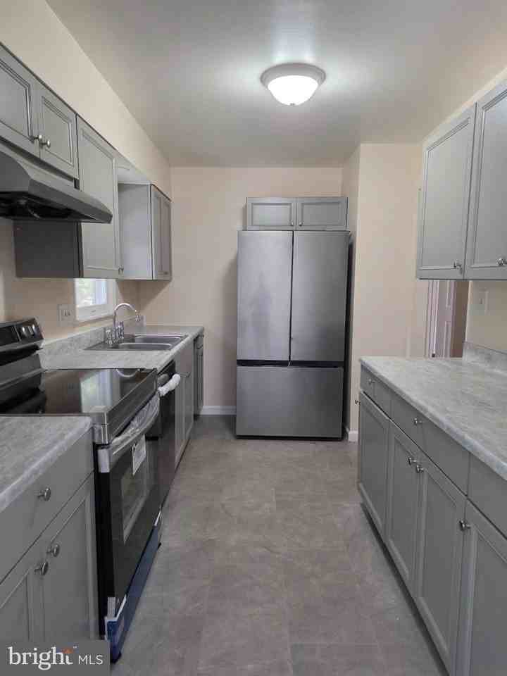 213 Biddle Rd - Photo 7 of 30
