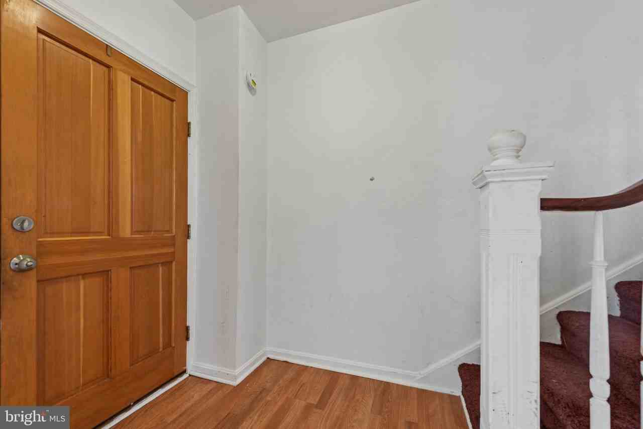 46 Charles St - Photo 4 of 28