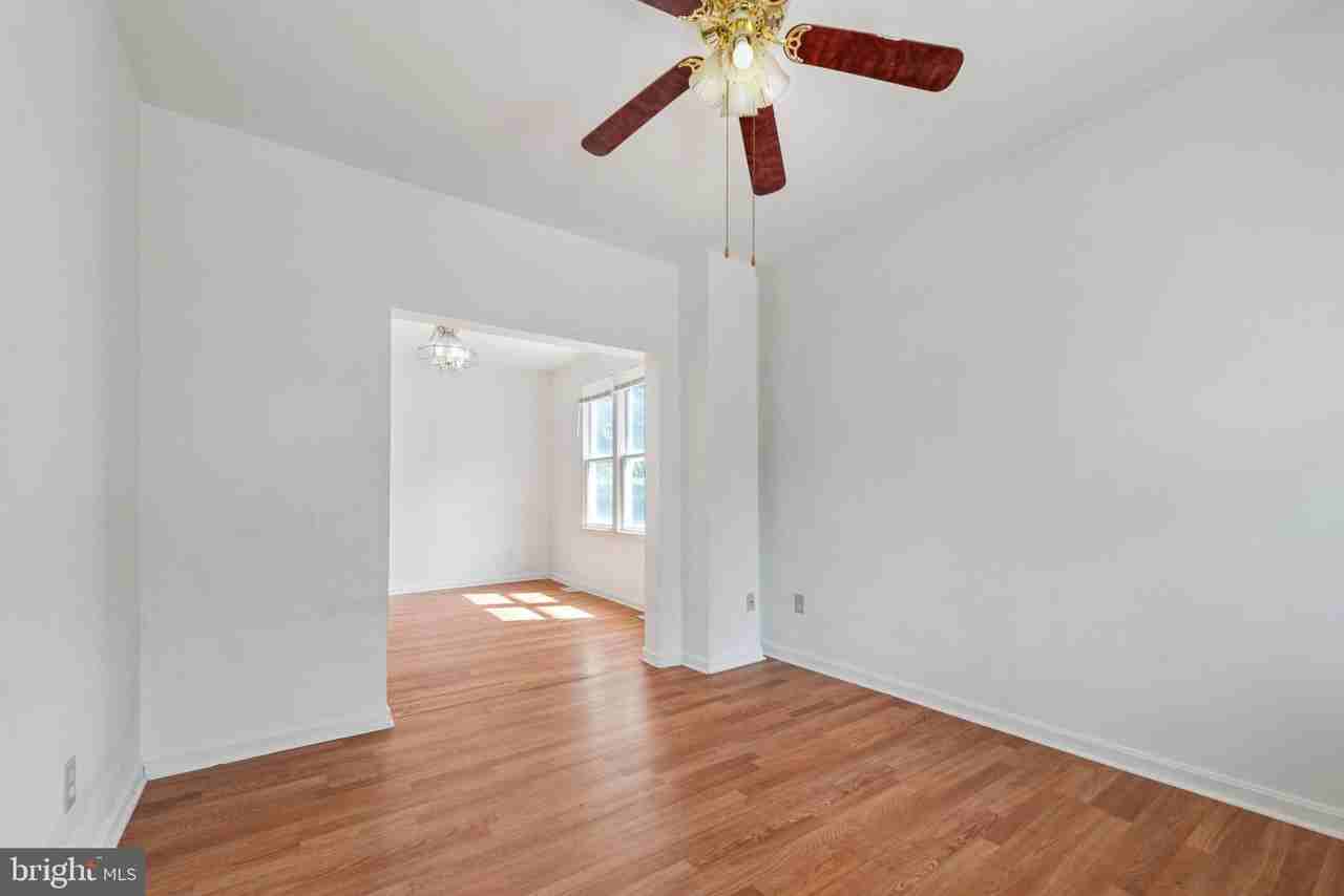 46 Charles St - Photo 7 of 28