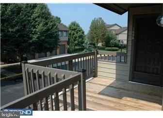 1605 AUGUSTA Circle - Photo 3 of 11