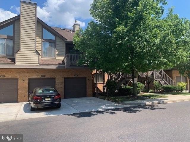 1605 AUGUSTA Circle - Photo 4 of 11