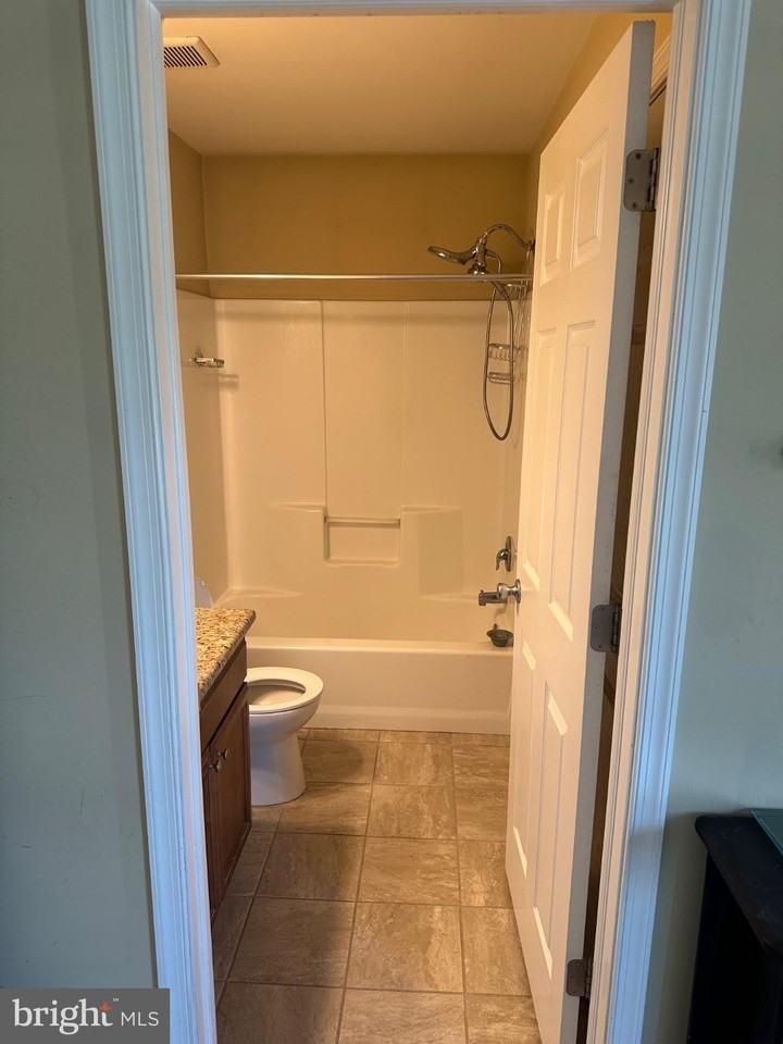 2451 Allegheny Ave - Photo 7 of 25