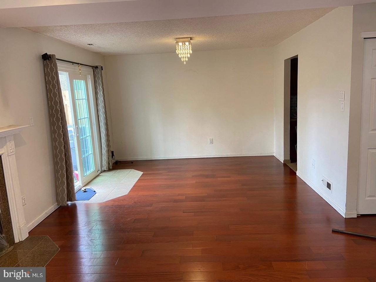 1215 Chanticleer - Photo 2 of 10