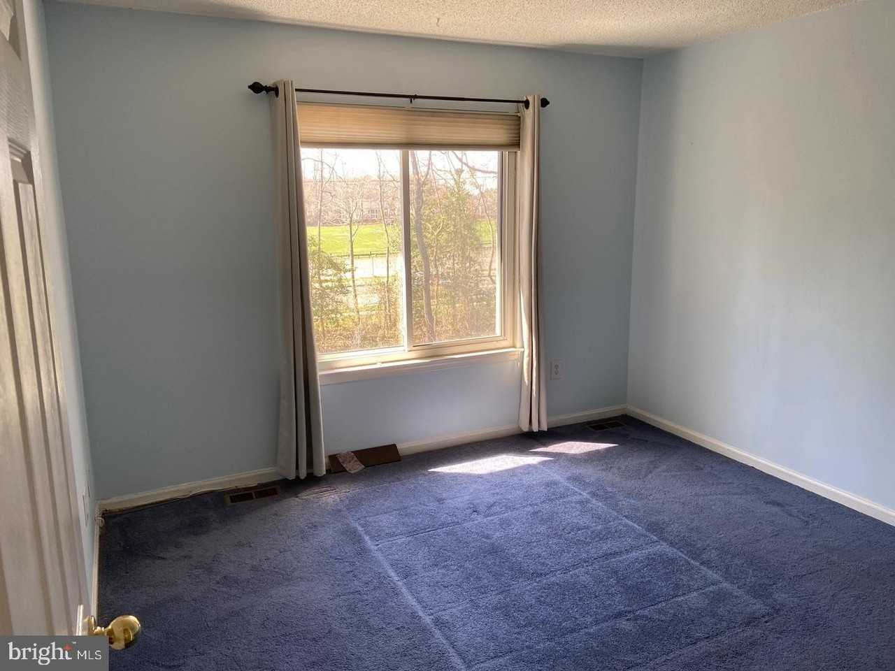 1215 Chanticleer - Photo 5 of 10