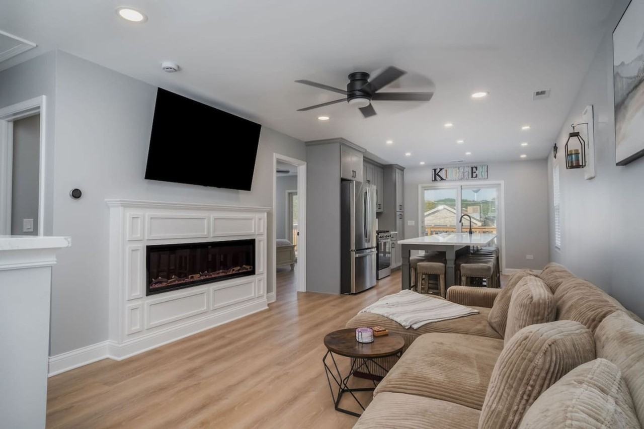 8 N York St #1374776P - Photo 5 of 50