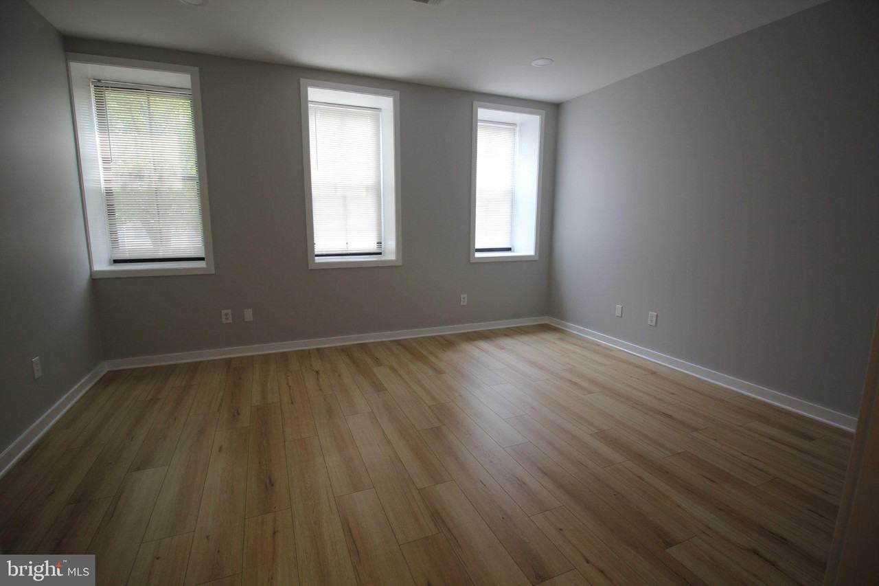 20 Swan St #A15 - Photo 2 of 25