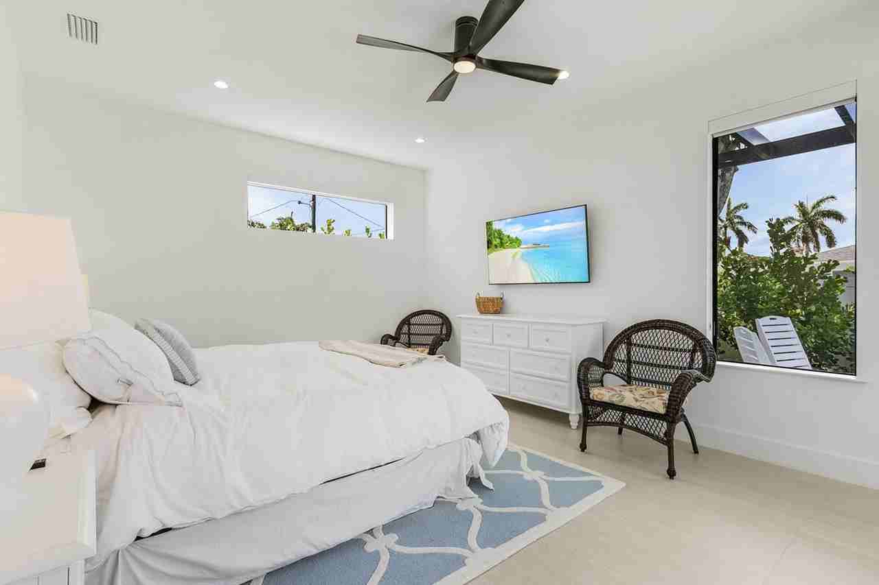 678 95th Ave N #1611927P - Photo 6 of 21