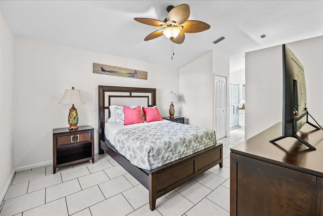 1301 Carlton Ct #1610360P - Photo 4 of 44