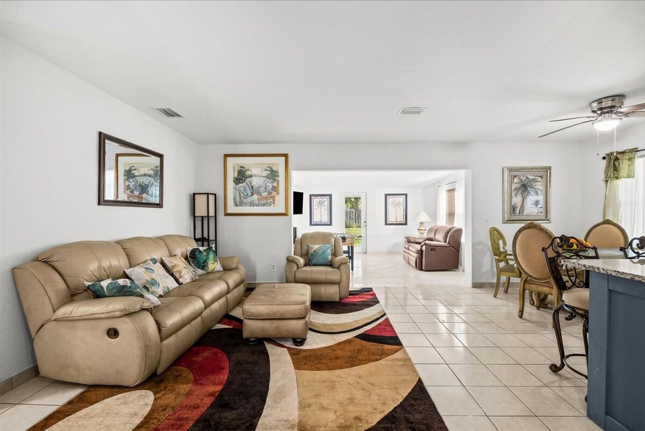 128 Se Prima Vista Blvd #1604422P - Photo 2 of 38
