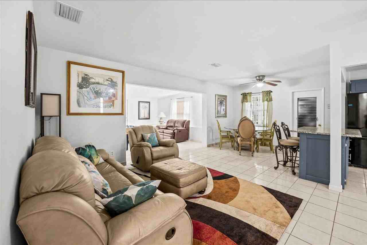 128 Se Prima Vista Blvd #1604422P - Photo 4 of 38
