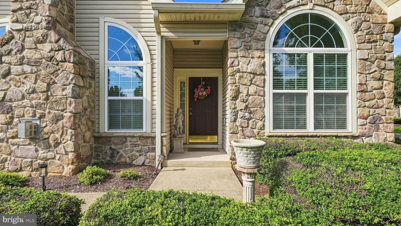 102 Villa Dr #225 - Photo 5 of 39