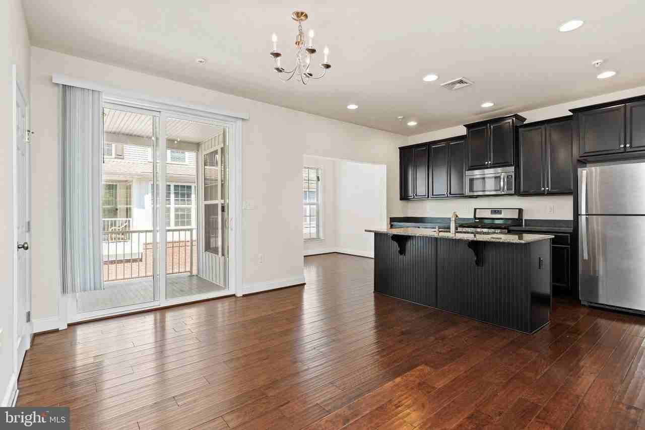 1332 Saxton Way - Photo 2 of 23