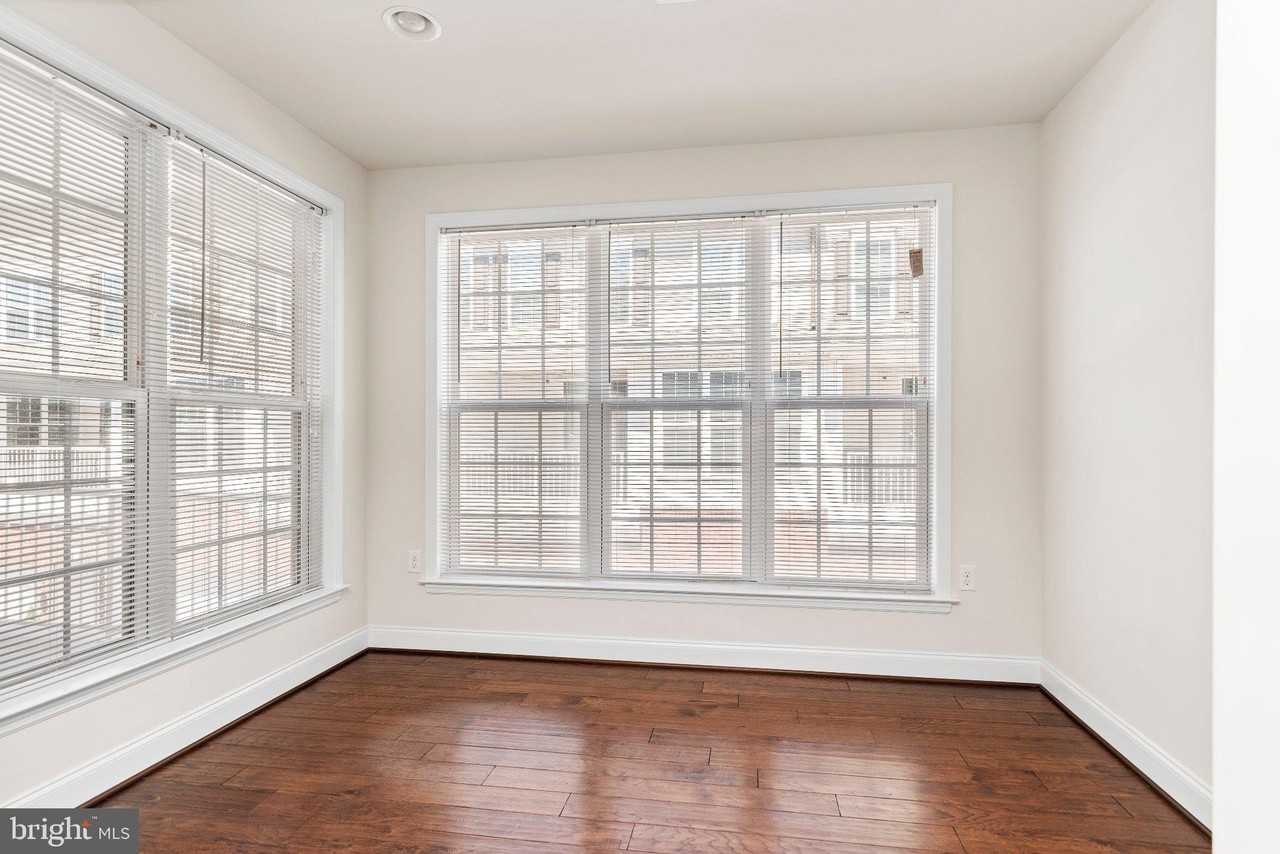 1332 Saxton Way - Photo 4 of 23