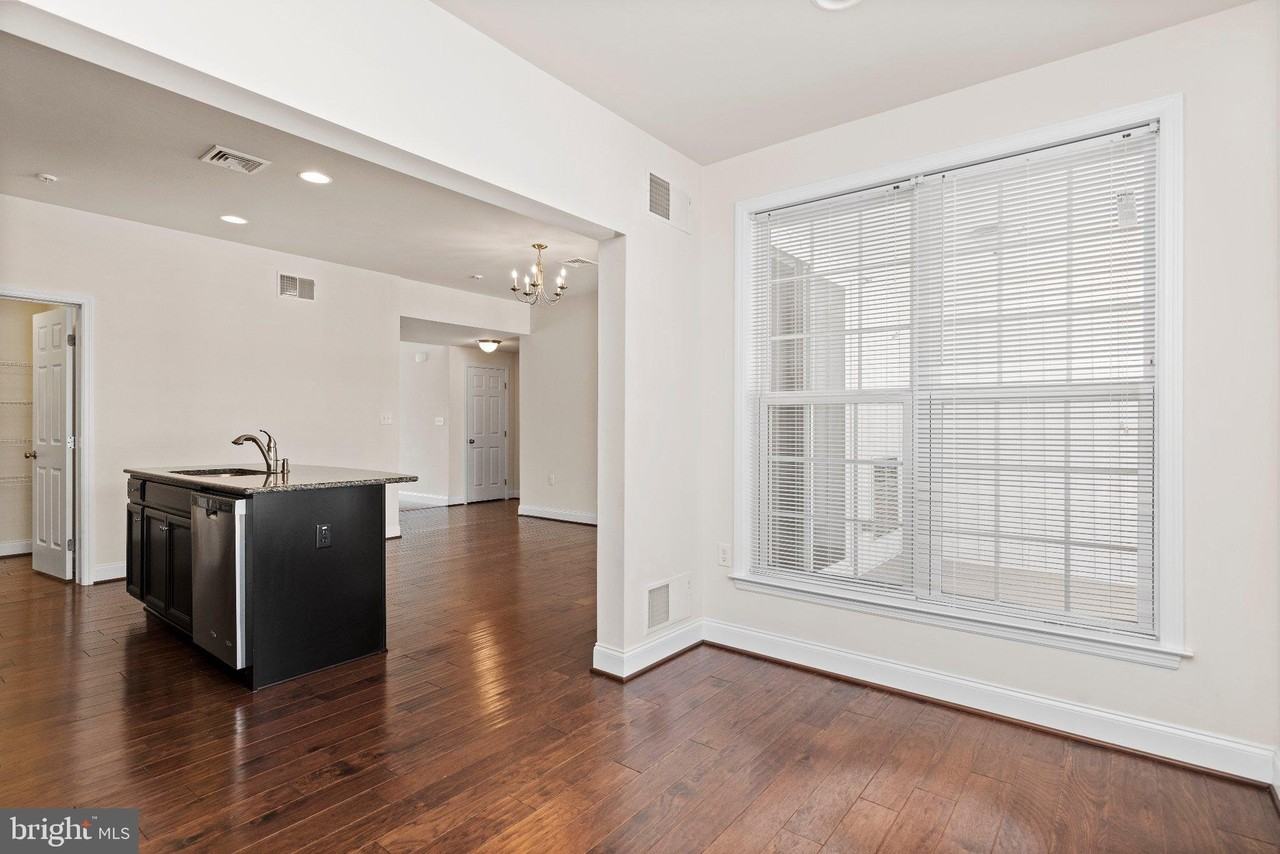1332 Saxton Way - Photo 5 of 23