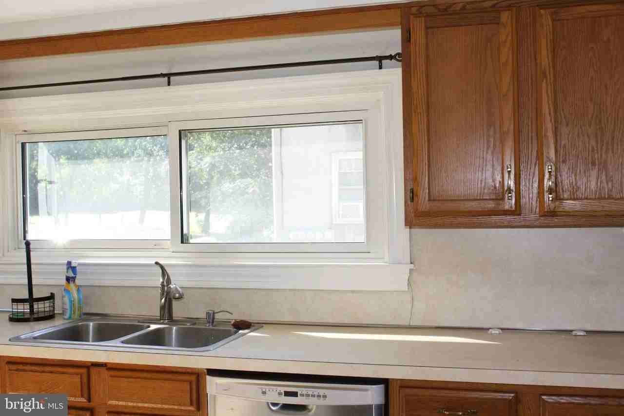 545 Northbrook Rd - Photo 4 of 13