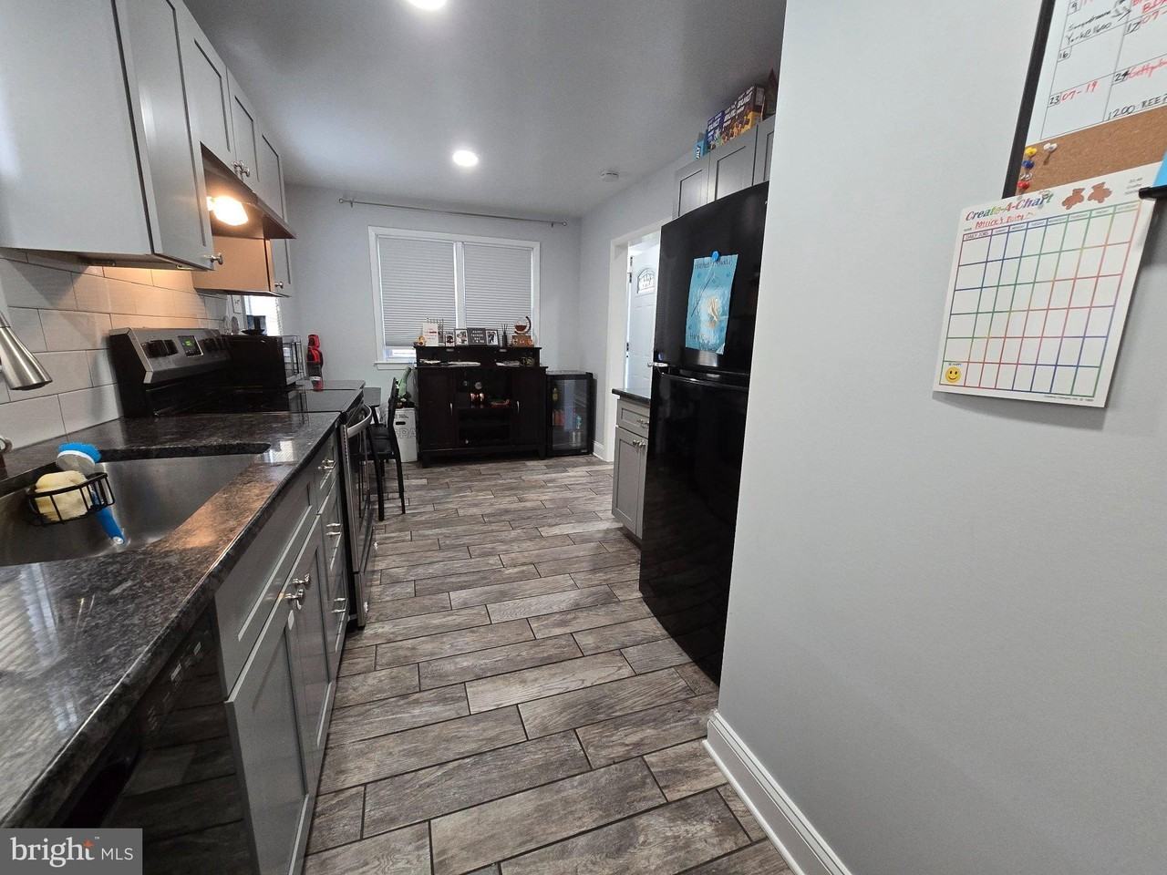 131 1st Ave - Photo 6 of 22