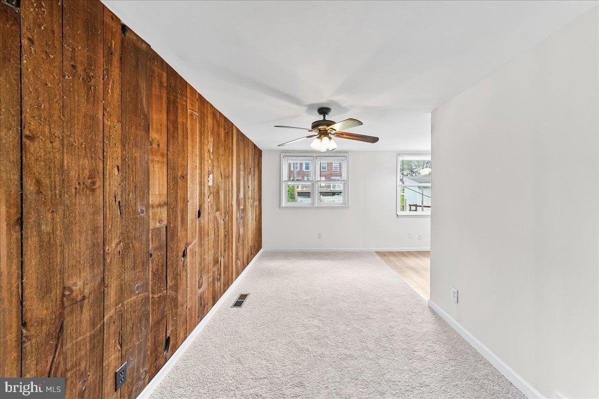 5205 Westbrook Dr - Photo 4 of 13