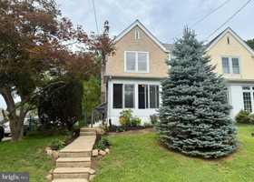 featured image of 284 S Devon Ave