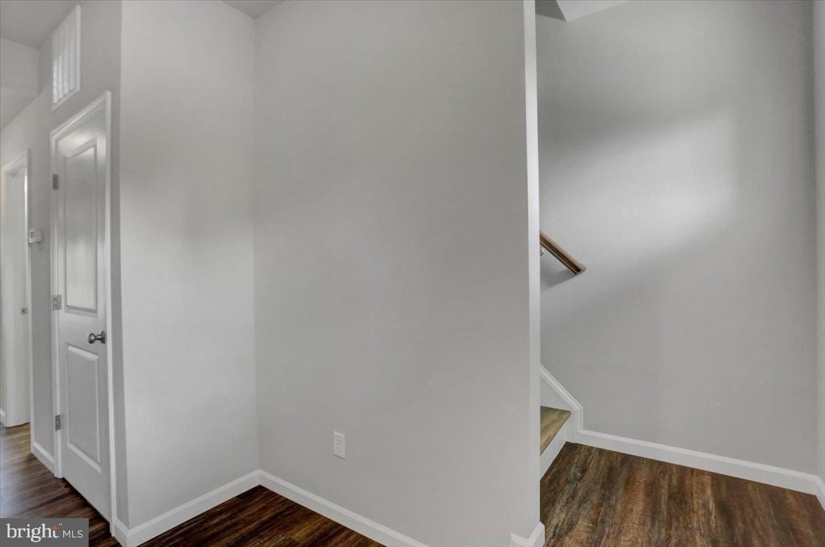 1817 Holly Ln - Photo 2 of 22