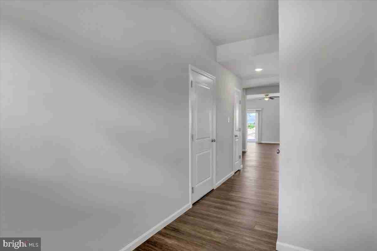 1817 Holly Ln - Photo 3 of 22