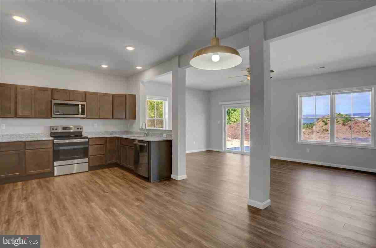 1817 Holly Ln - Photo 6 of 22
