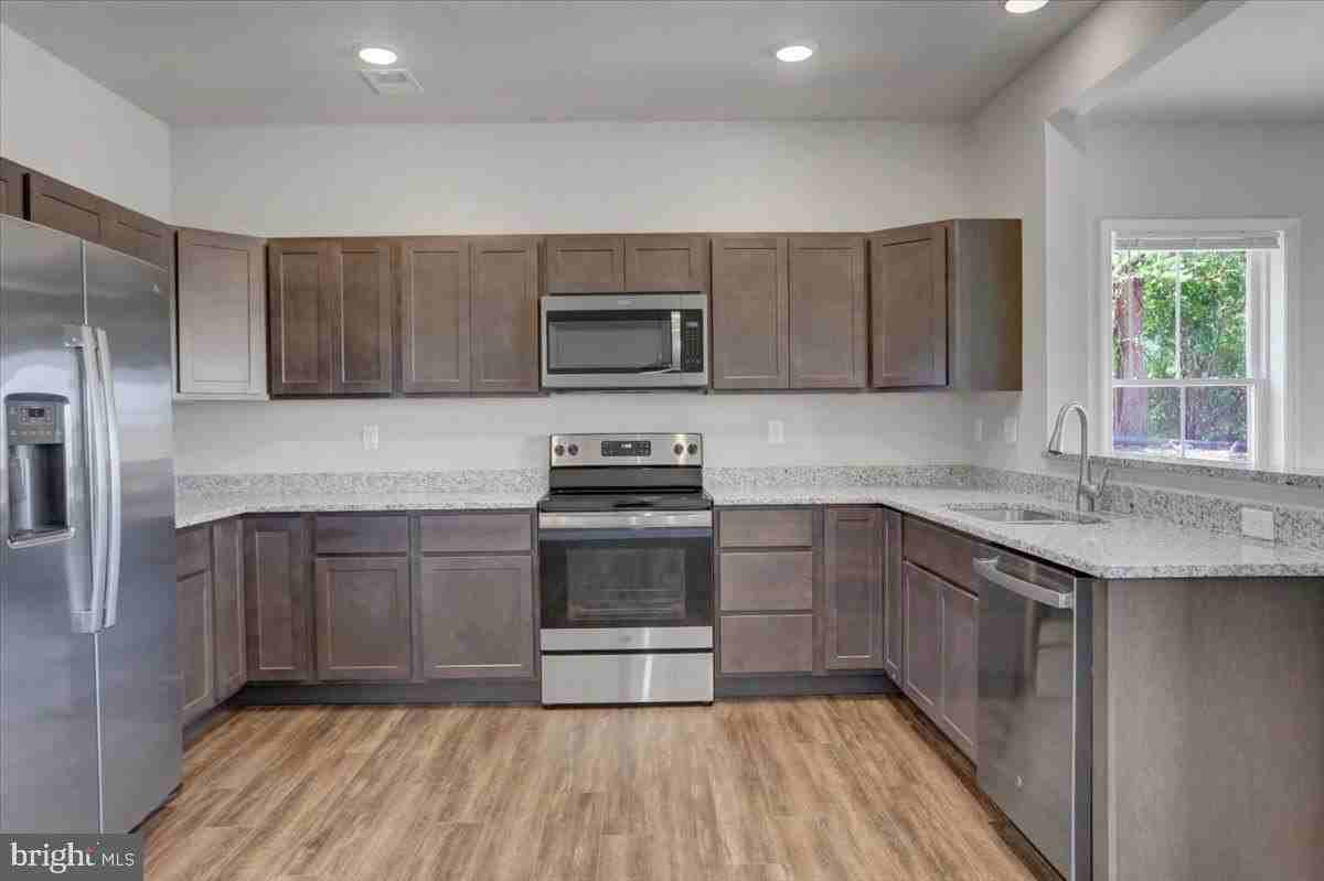 1817 Holly Ln - Photo 7 of 22