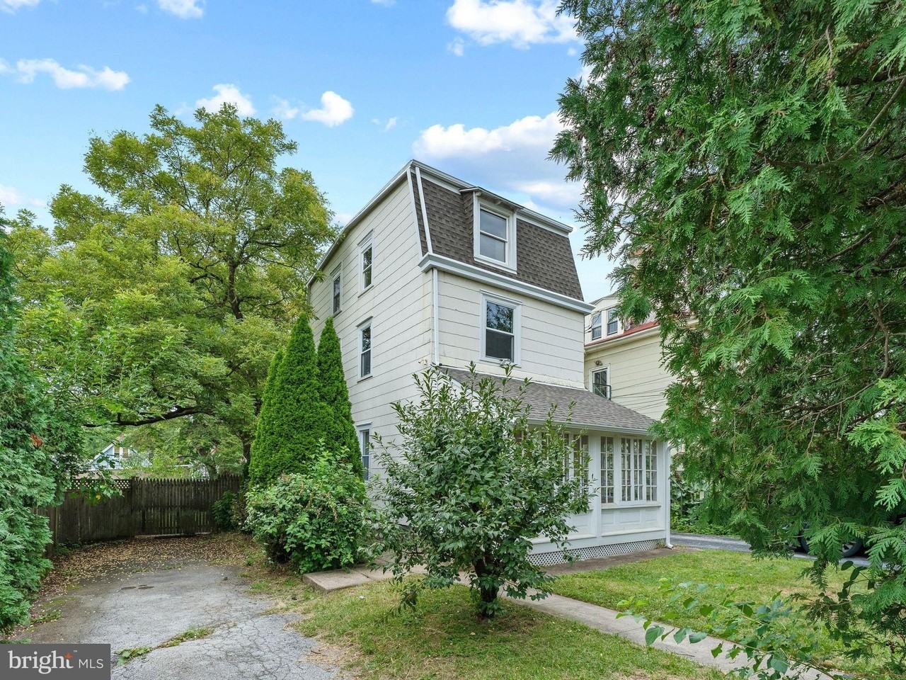 316 Locust Ave - Photo 2 of 40