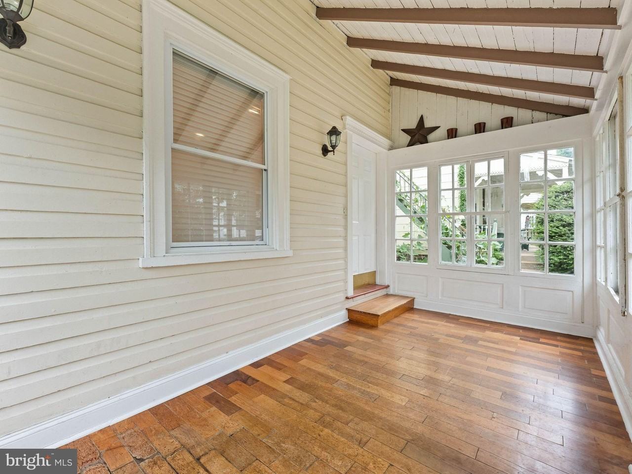 316 Locust Ave - Photo 5 of 40