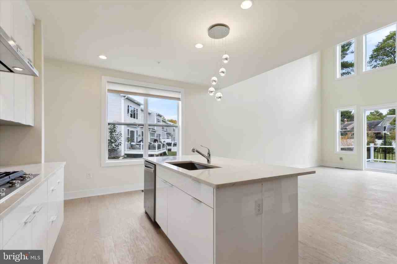 674 Levering St - Photo 5 of 24
