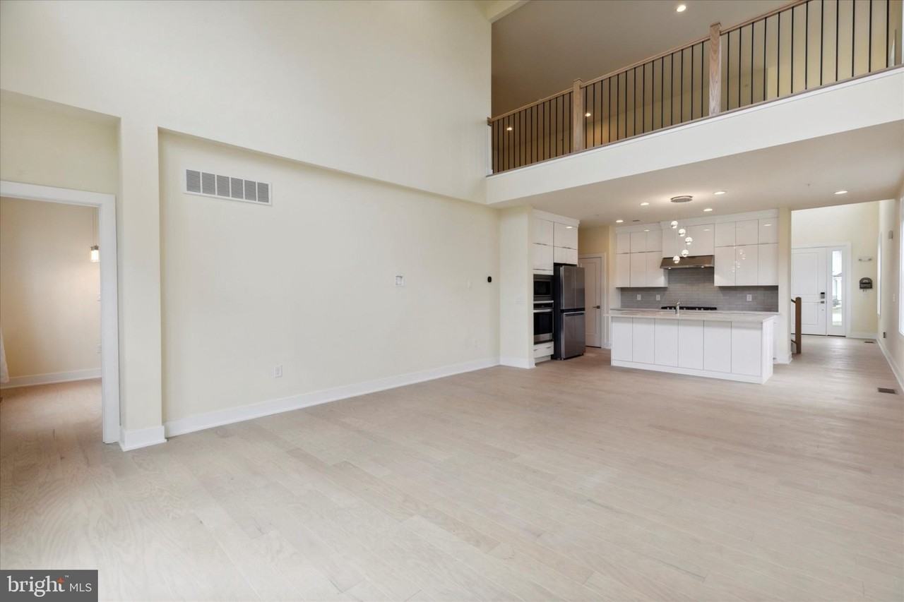 674 Levering St - Photo 6 of 24