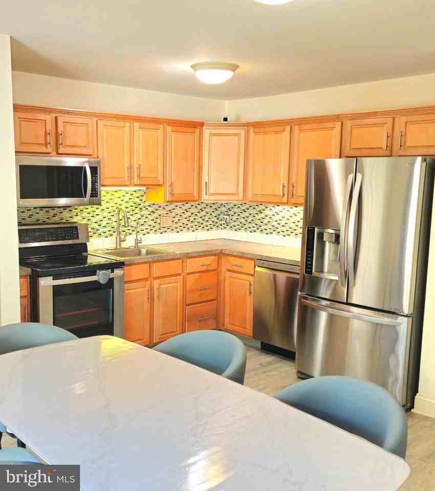 11 Station Ave - Photo 7 of 23
