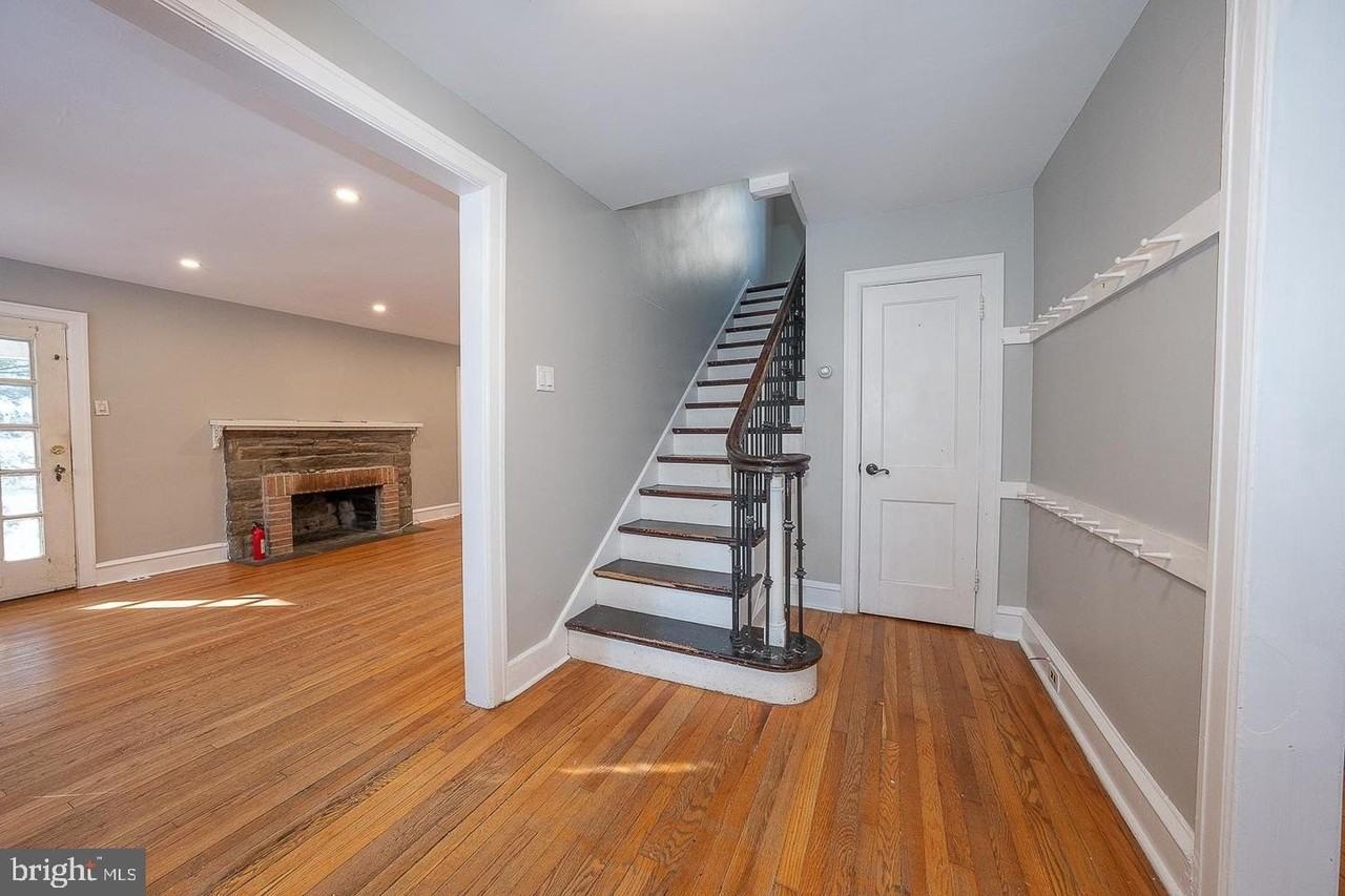 625 Chelten Hills Dr - Photo 3 of 48