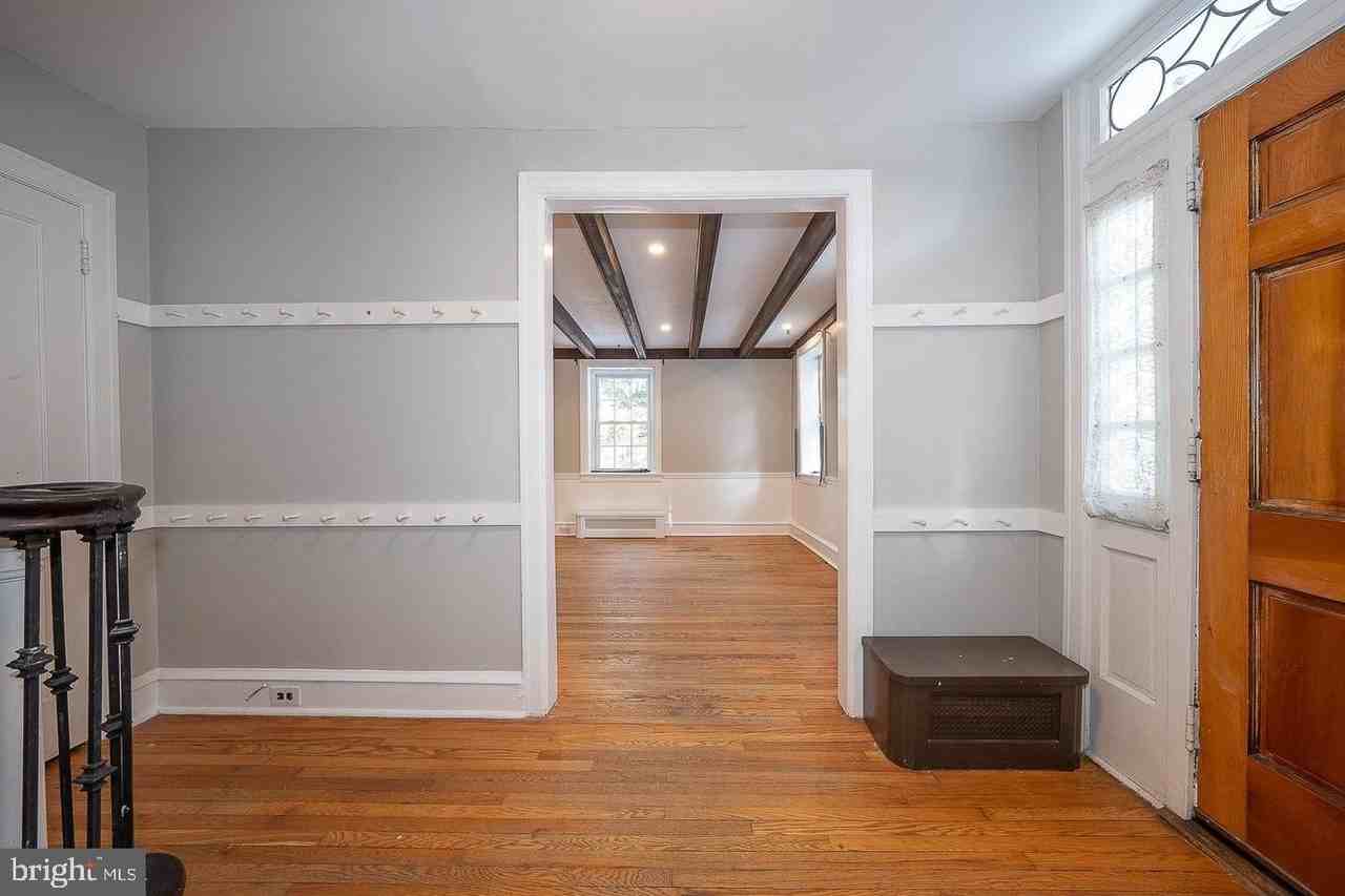 625 Chelten Hills Dr - Photo 4 of 48
