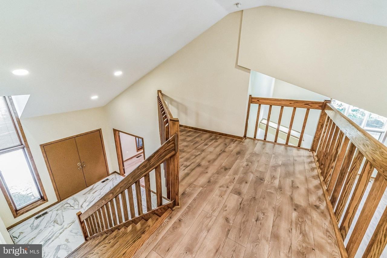 468 Long Ln - Photo 4 of 50