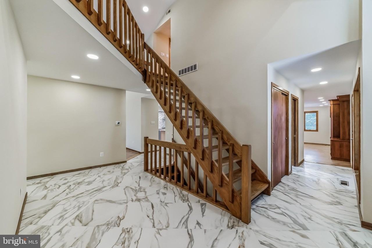 468 Long Ln - Photo 5 of 50