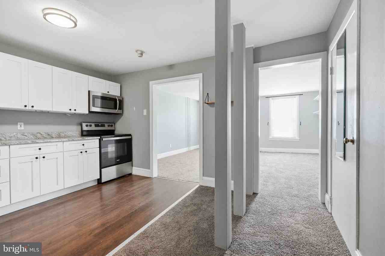 4329 Main St #2