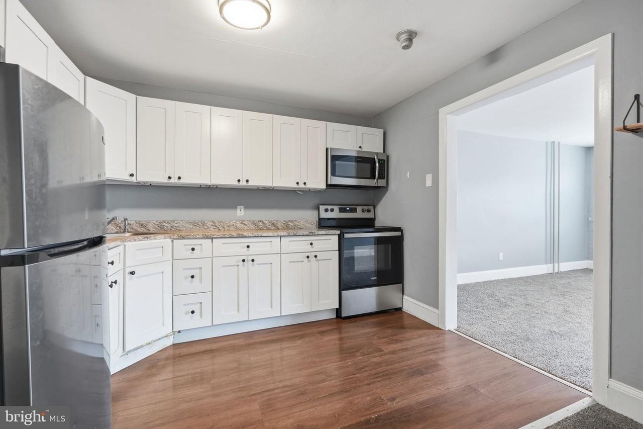 4329 Main St #2 - Photo 6 of 15
