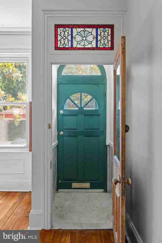2433 Aspen St - Photo 3 of 37