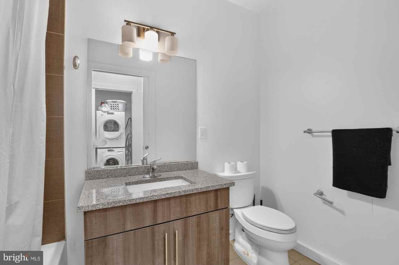 2321 Fitzwater St #102 - Photo 3 of 18
