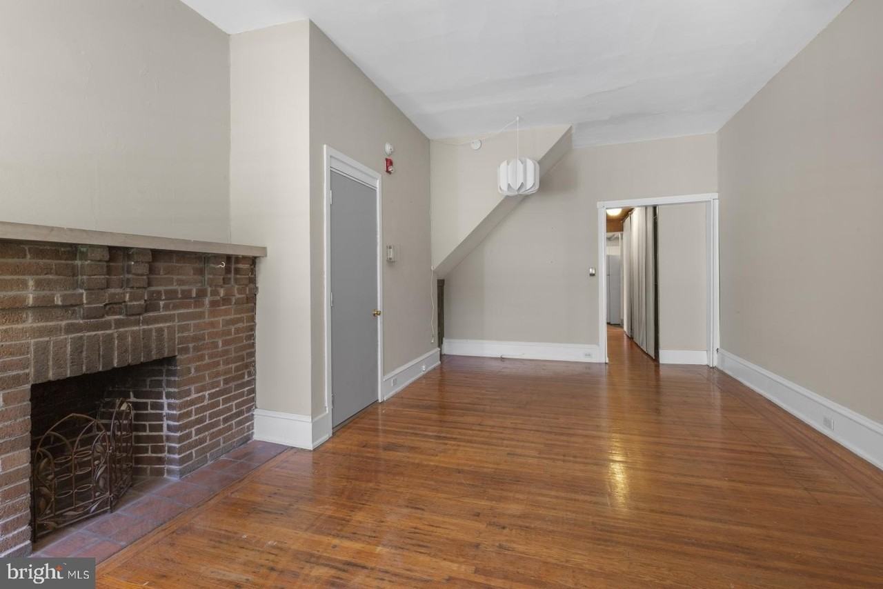 917 S Saint Bernard St #1 - Photo 4 of 29